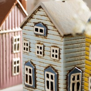 Hus t/fyrfadslys Thorshavn brun dr